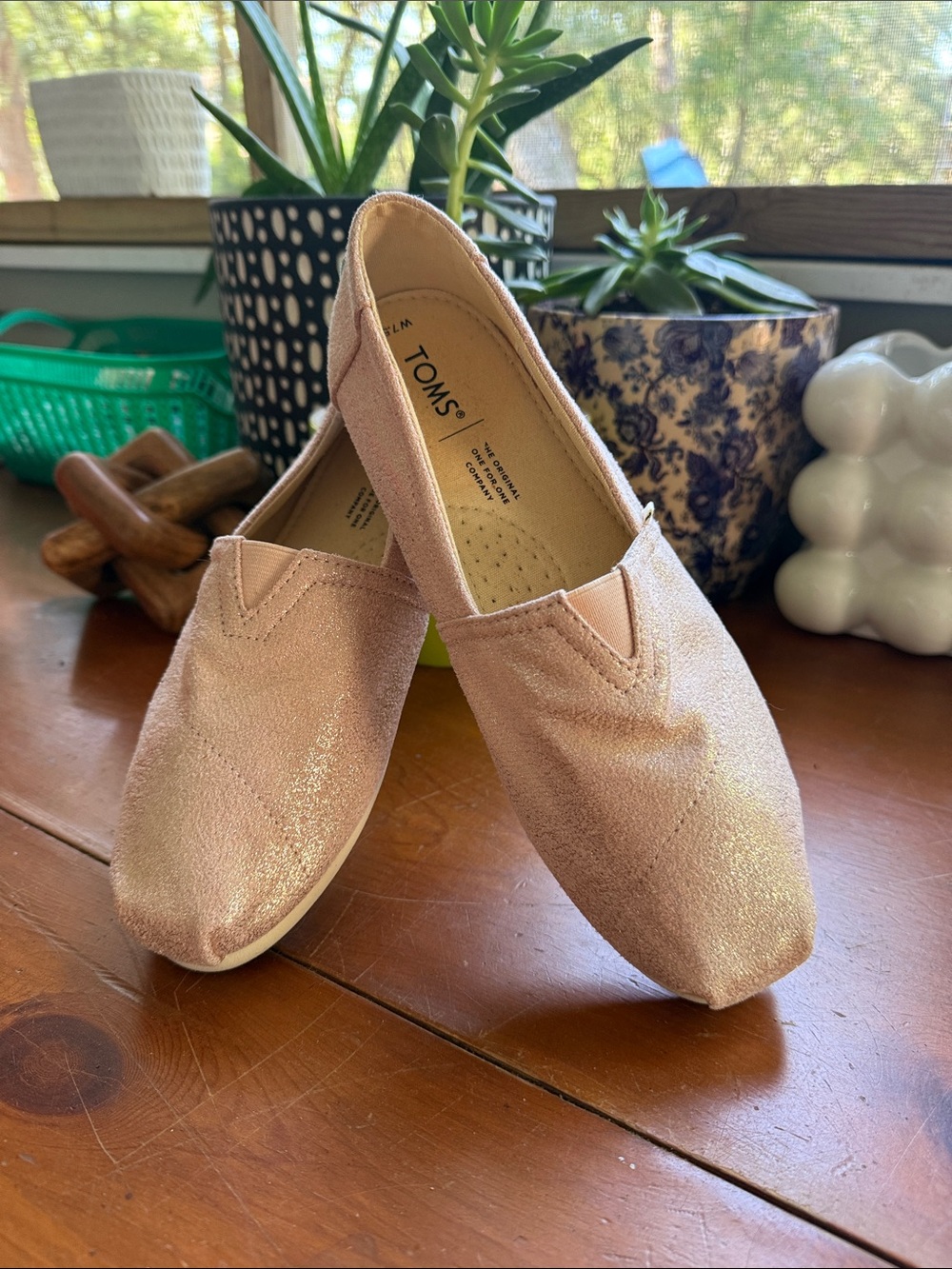 TOMS Women's Rose Gold Metallic Slip-On Flats